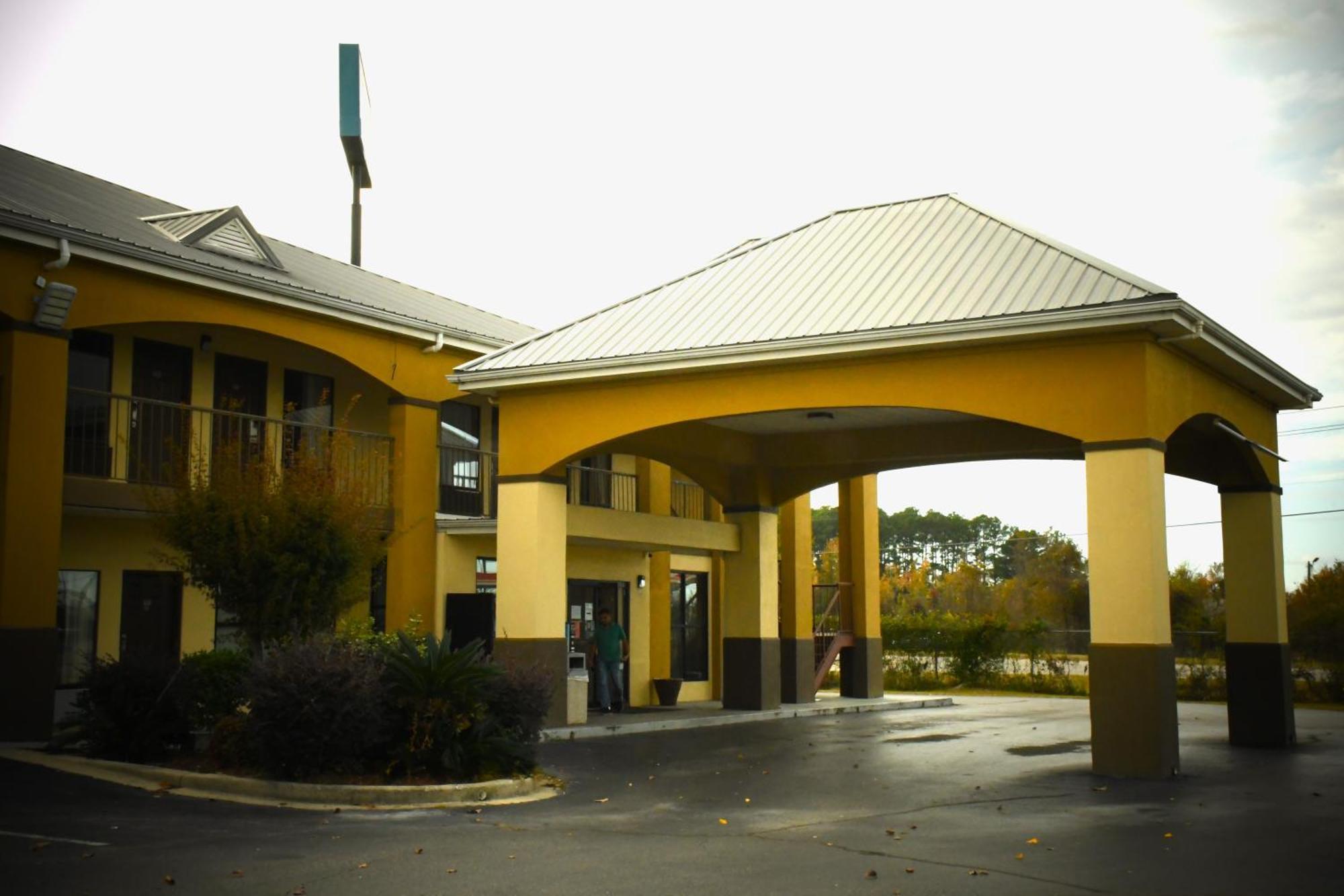 Florence Inn And Suites Ngoại thất bức ảnh