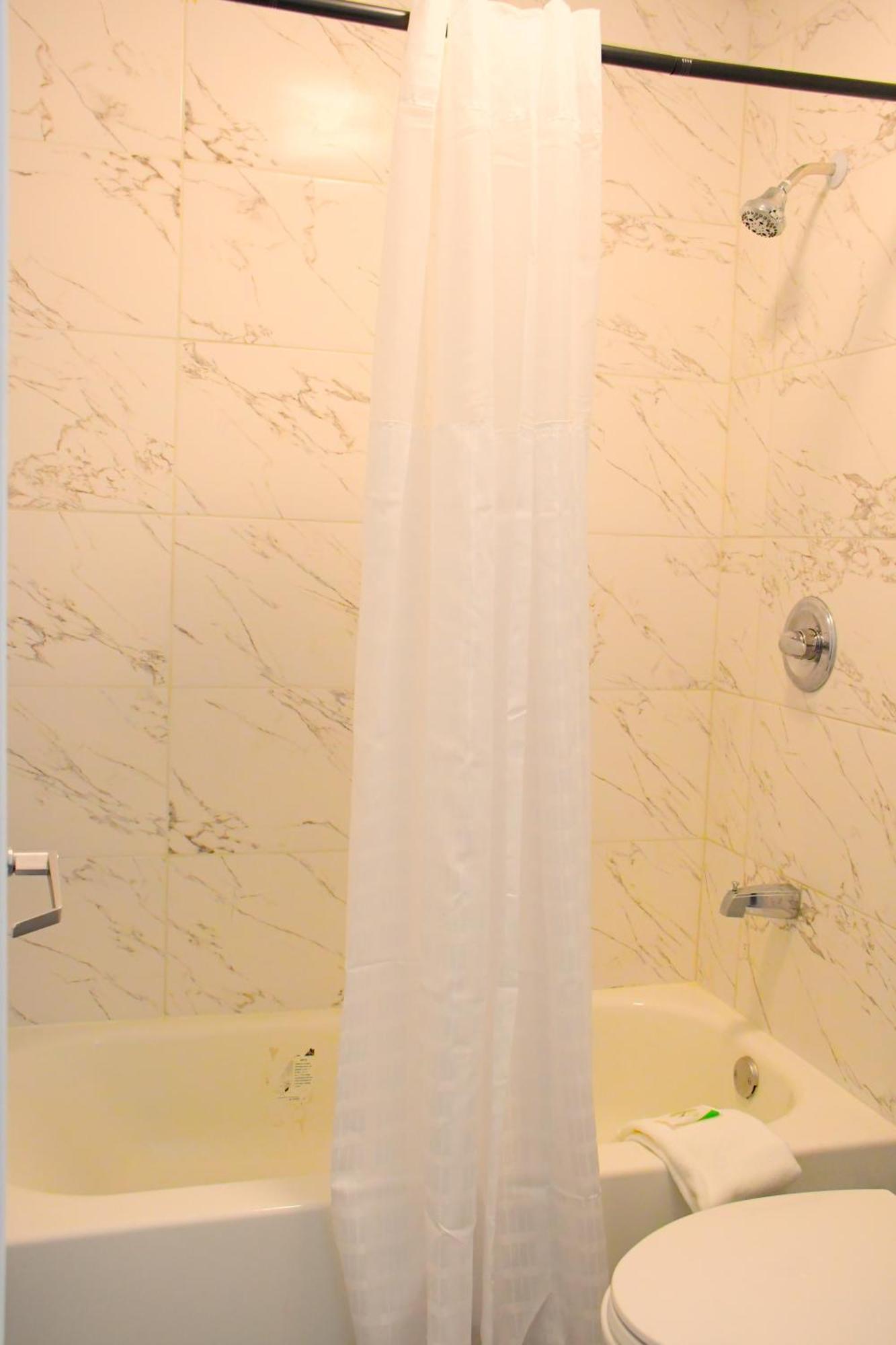 Florence Inn And Suites Ngoại thất bức ảnh
