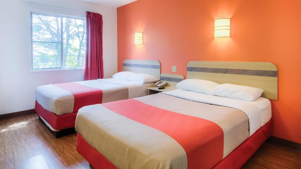 Florence Inn And Suites Ngoại thất bức ảnh